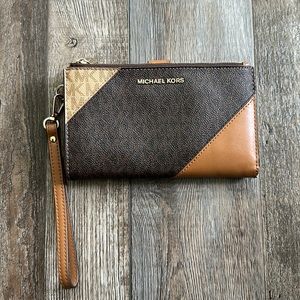 Michael Kors Smartphone Wallet Wristlet